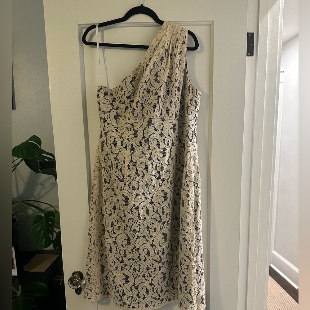 Elegant Cream Lace One-Shoulder Dress